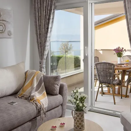 Vista Exclusive Apartment Vir
